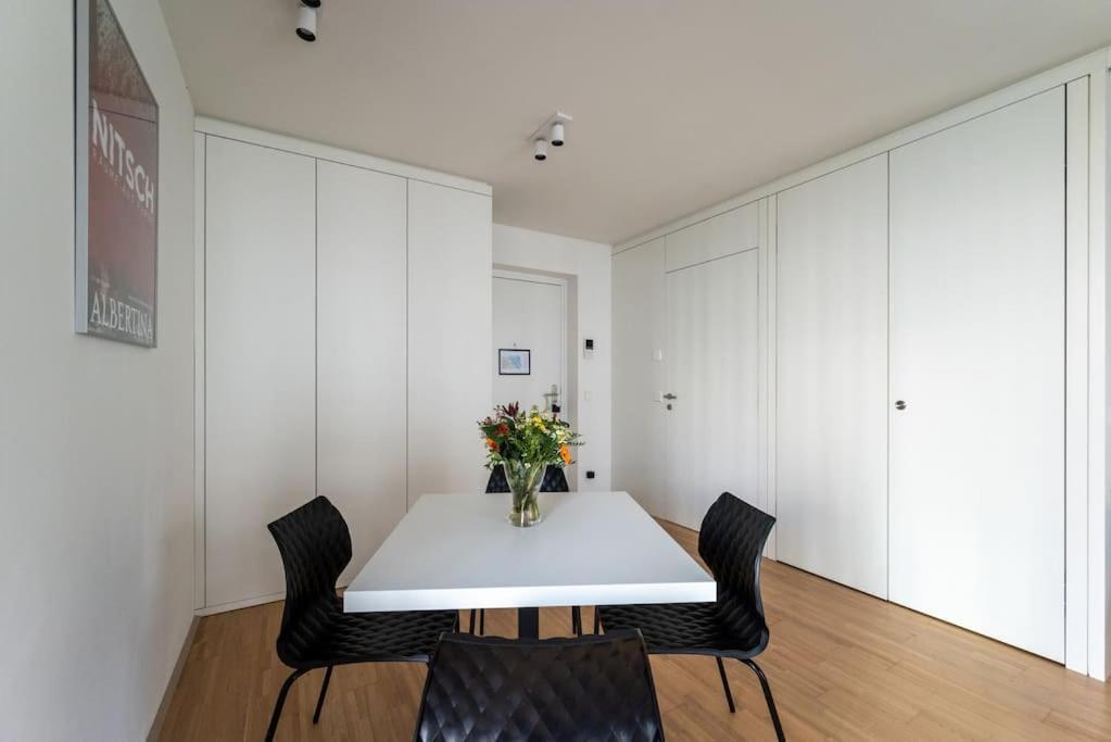 Smart With Terrace By Hm * Viena