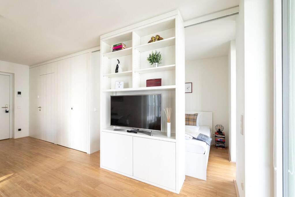Smart With Terrace By Hm Viena